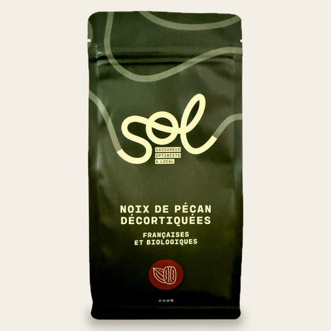 Noix de pécan décortiquées bio — packshot sur fond clair